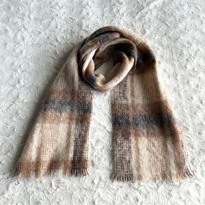Donegal Design Scarf Beige Mohair Wool Rectangle Plaid Fringe Irish Ireland Cozy